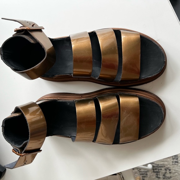 Dr Martens Clarissa platform sandle in bronze *rare limited edition, never worn - Picture 3 of 6